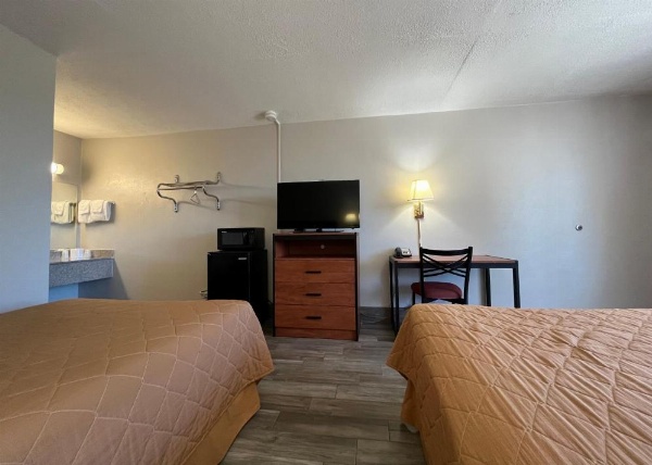 EZ Travel Inn College Station image 8